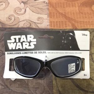 🛍️5/$20🛍️NWT Disney Star Wars Sunglasses 😎 for kids.